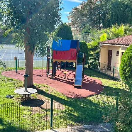 Seaside Pool And Tennis * Ницца