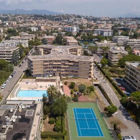 En Bord De Avec Piscine - Jusqu'a 6 Personnes نيس