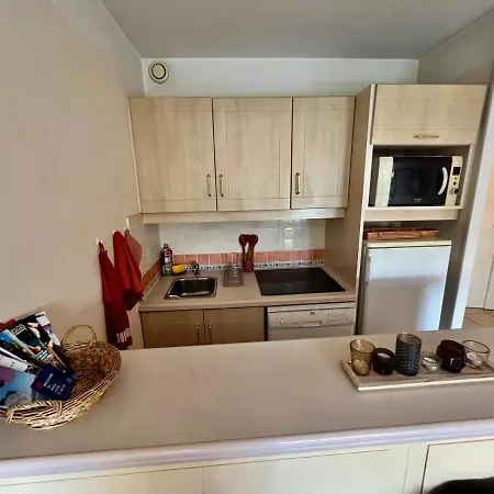 Apartman Seaside Pool And Tennis Nizza